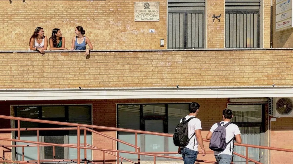 Esterno dell’Istituto Galileo Galilei a Cosenza